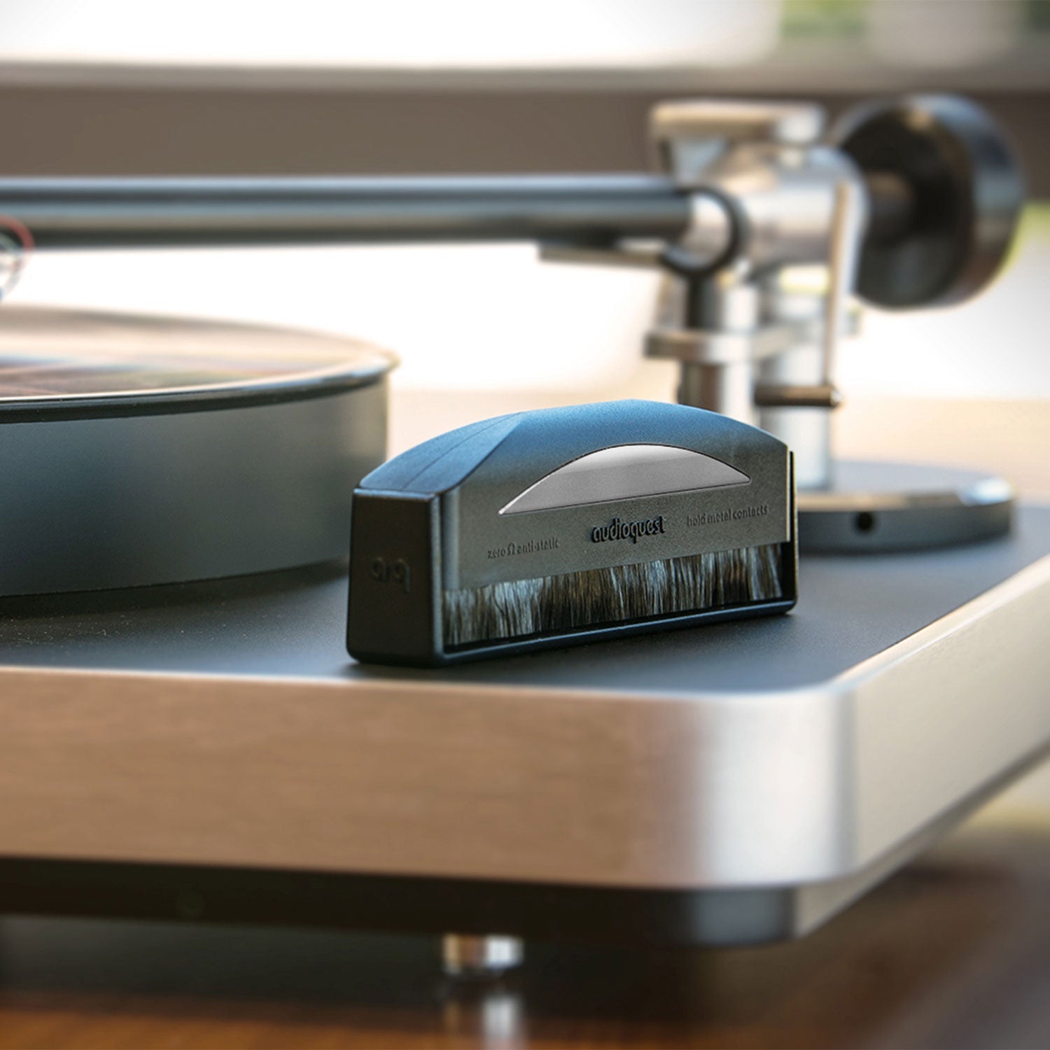 audioquest-brosse-antistatique-argent-e-disques-vinyles-carbone image 7