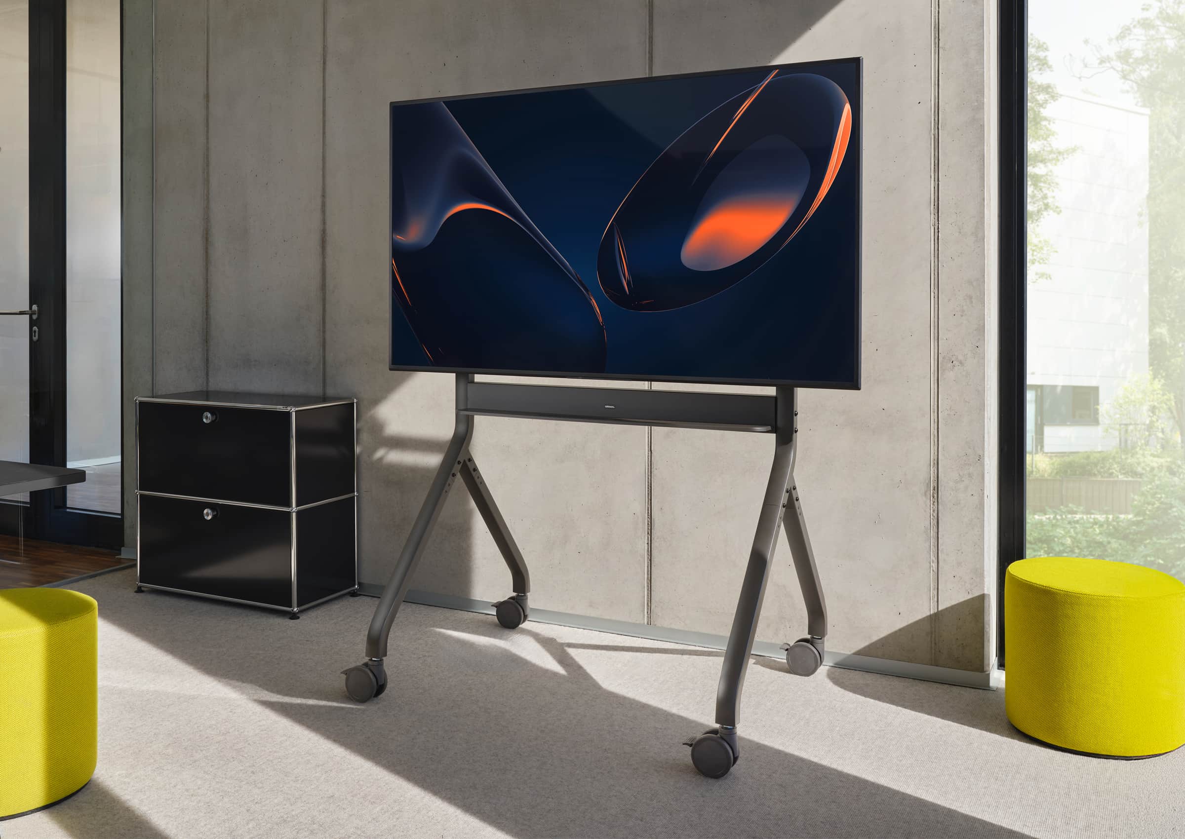 celexon-expert-oslo-chariot-tv-mobile-lectrique-55-90-display image 2